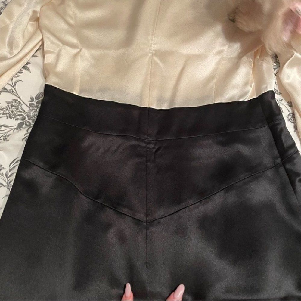CHANEL BLACK AND WHITE SATIN DRESS - Picture 3 of 12